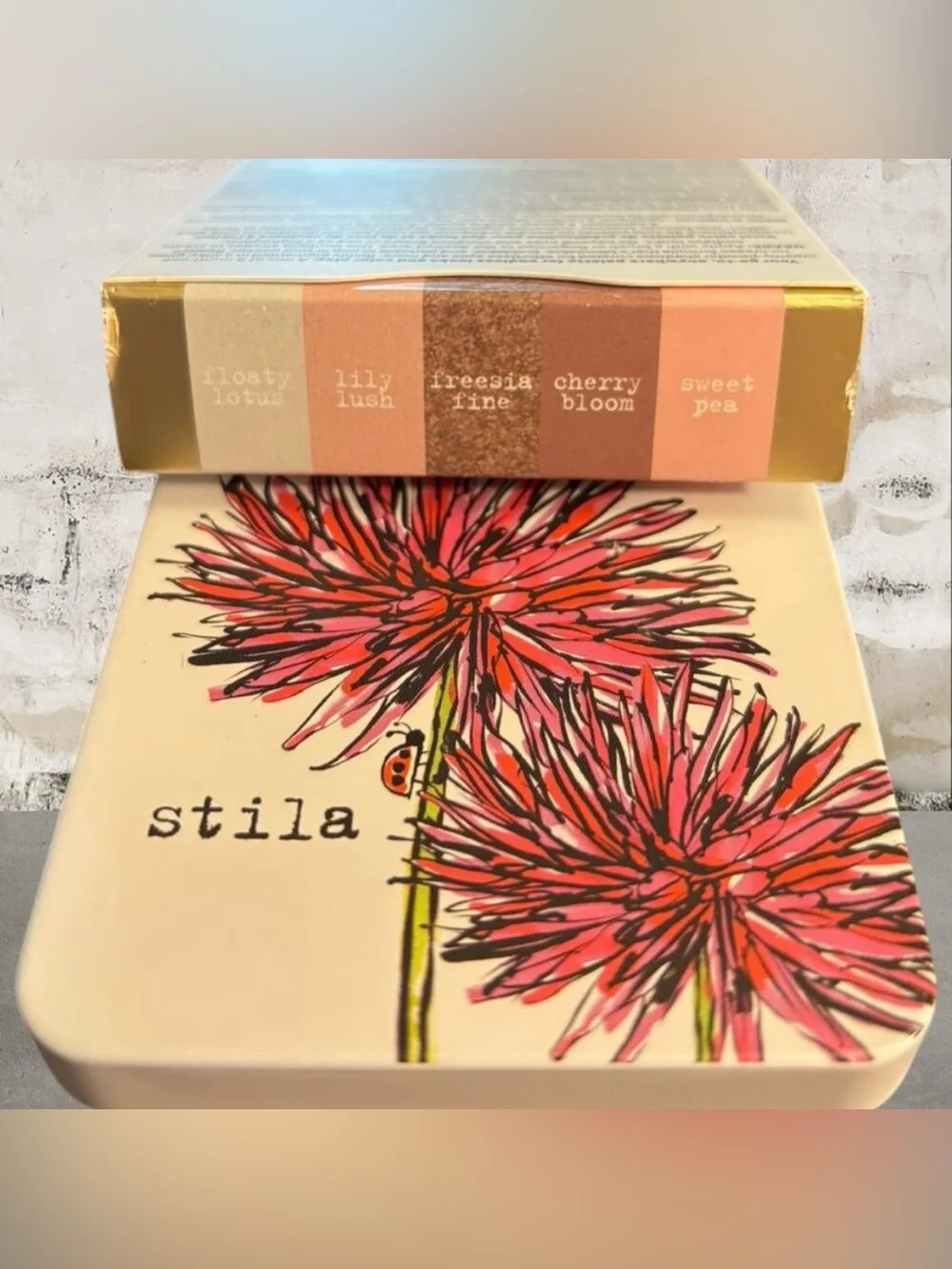 Stila Pocket Play Pretty Petal 5-shade Eyeshadow Palette NEW